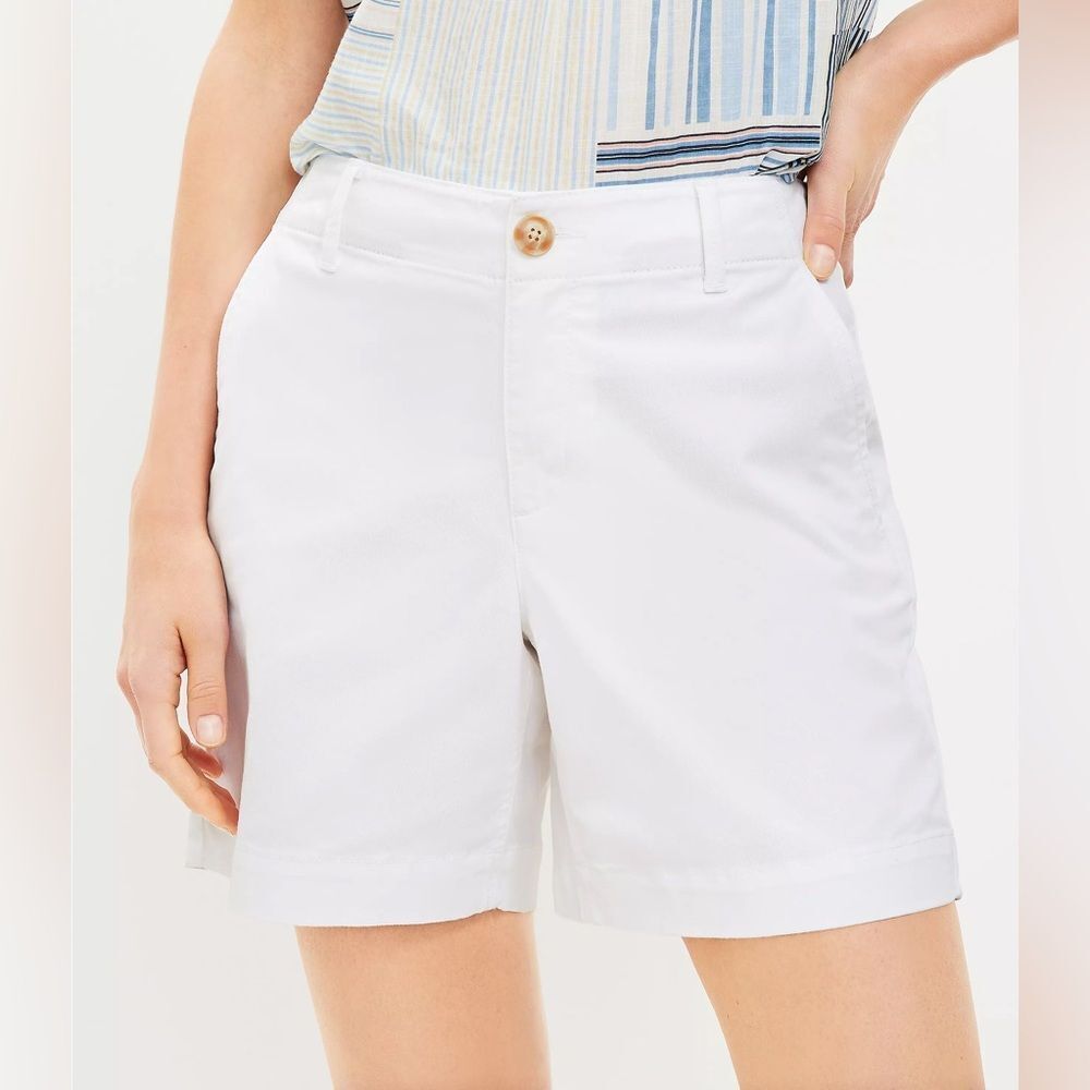 NWT LOFT White 6” Mid Rise Chino Shorts Sz 4 Small